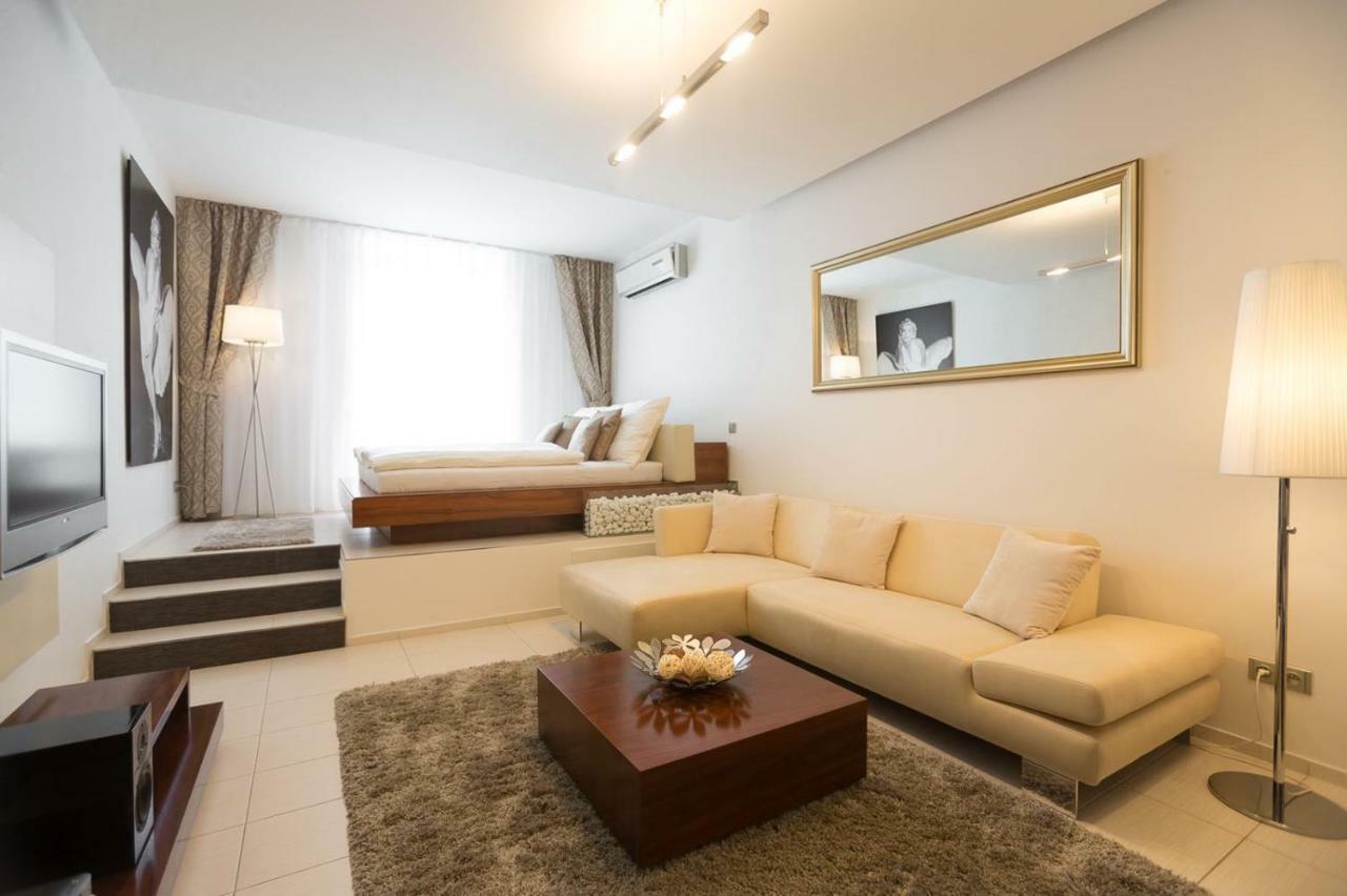 Above The Historical Roofs Apartment Bratislava Ngoại thất bức ảnh